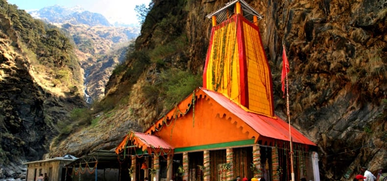 Yamunotri Travel Guide 2025 – A Spiritual Trip to the Himalayas