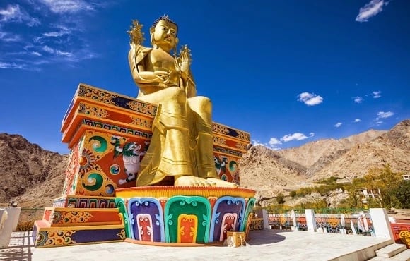 4 Nights 5 Days Leh Ladakh Tour Package